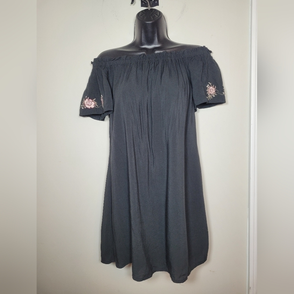 Abercrombie and Fitch Embroidered Mini Dress sz S